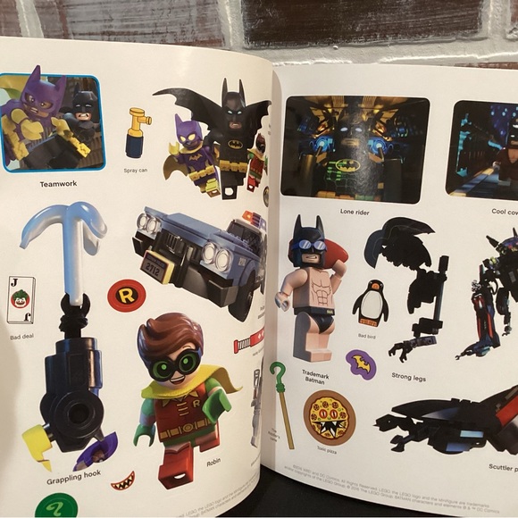 Lego The Batman Movie 1000+ Sticker Book - Like New - 1 Sticker Used - Comics - Picture 6 of 14